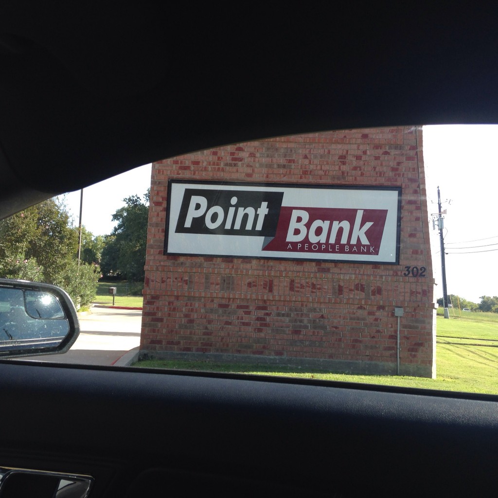 Saw this on the way to show. I don't know why, but something gives me the uneasy feeling that this place is gonna be robbed by adrenaline junkies wearing Presidents masks...